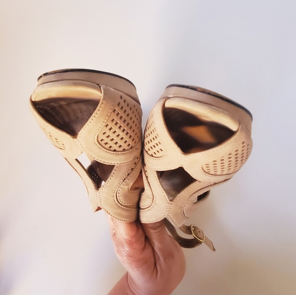 💕Clarks Women's Delsie Grace High Heel💕 - Picture 7 of 9